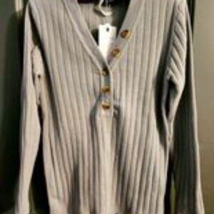 Women's Merokeety Grey Pullover with Button Front / Size Large